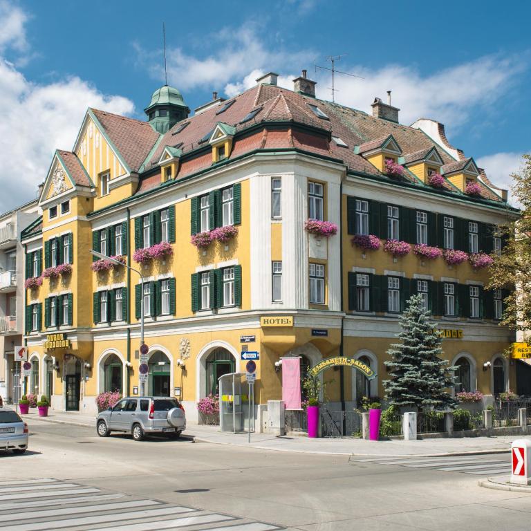 Hotel Bergwirt Schönbrunn - main image