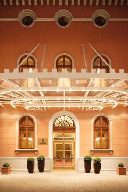 Imperial Riding School Renaissance by Marriott Vienna Hotel - image 3