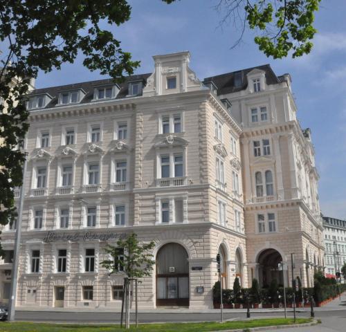 Hotel Regina - image 7