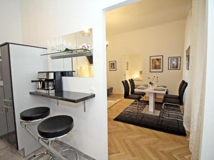 Apartment Klimt - image 8