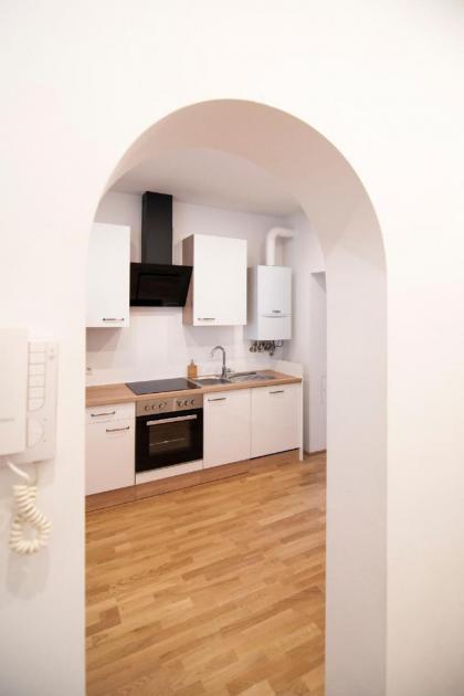 Cosy and Airy Apartment(8 min. to city centre) - image 2