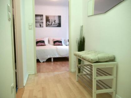 Beautiful & Central 2-room Apartment Vienna - image 6