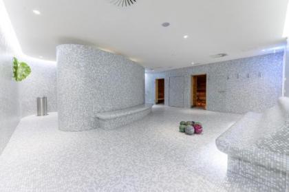 Hotel Caroline - image 19