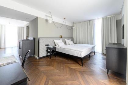 Hotel Caroline - image 5