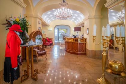 Schlosshotel Römischer Kaiser - image 9