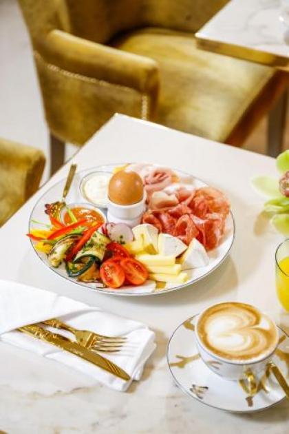 Boutiquehotel Das Tyrol - image 9