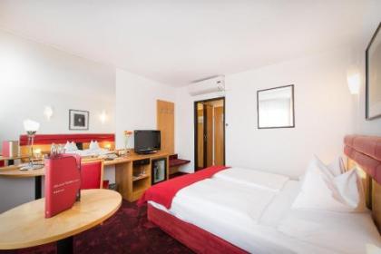 Hotel Boltzmann - image 20