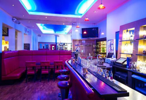 Hotel Boltzmann - image 5