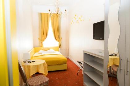 Hotel Odeon - image 13