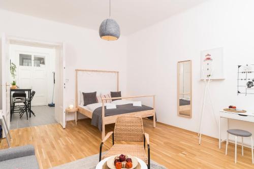 Sigmund Freud Lounge - image 7