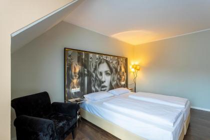 Hotel Calmo - image 23