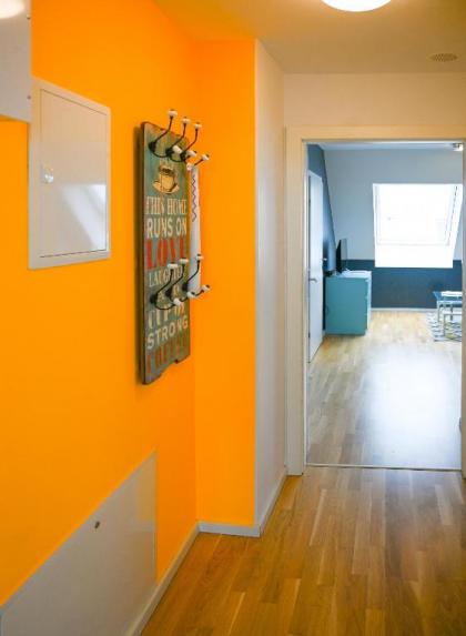 Modern Attic Apartment with Air conditioning near City Center - image 13