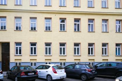 Modern Attic Apartment with Air conditioning near City Center - image 17