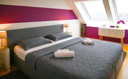 Modern Attic Apartment with Air conditioning near City Center - image 8