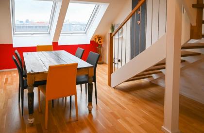 Rooftop Apartment for 6 Air Conditioning Rooftop Terrace Metro U3 - image 15