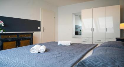 Rooftop Apartment for 6 Air Conditioning Rooftop Terrace Metro U3 - image 16
