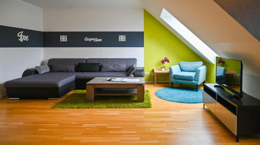 Rooftop Apartment for 6 Air Conditioning Rooftop Terrace Metro U3 - image 3