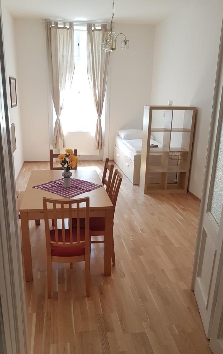 Sobieski Inner Ring Apartments - main image