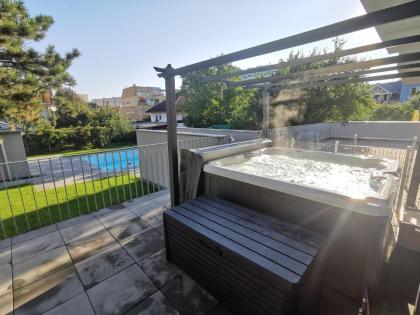 Dream Getaway Apartment with Jacuzzi and Pool Vienna 