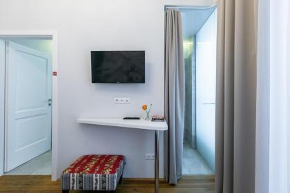 Room 55 - image 8