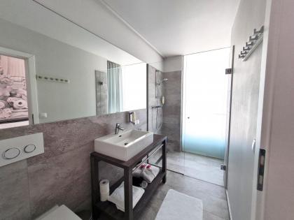 Room 55 - image 9