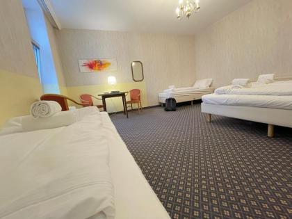 Hotel Tabor Rooms - image 11