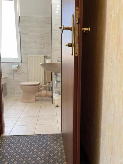 Hotel Tabor Rooms - image 14