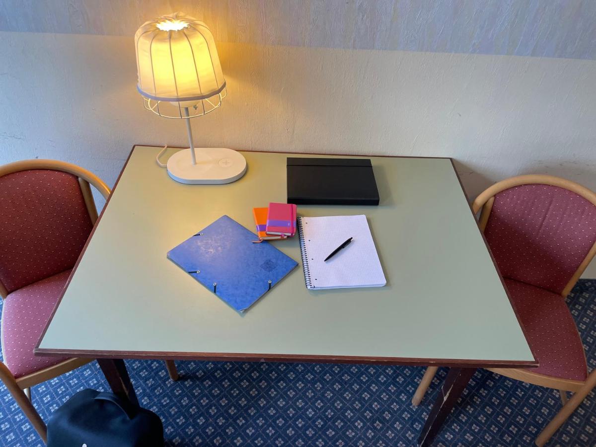 Hotel Tabor Rooms - image 7