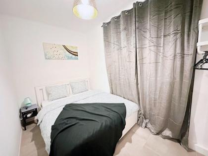 Three Bedrooms Charming Top Near Central Station - image 23