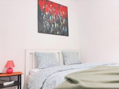 Three Bedrooms Charming Top Near Central Station - image 28