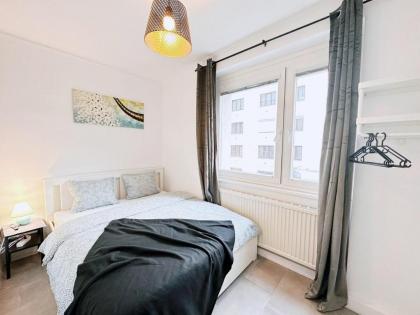 Three Bedrooms Charming Top Near Central Station - image 30