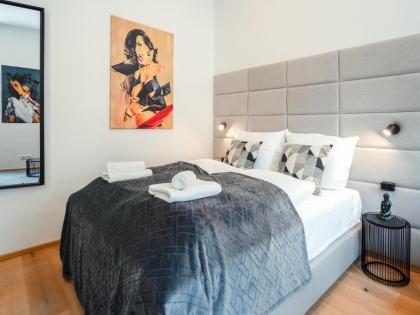 SKY9 Apartments Stadthalle - image 26